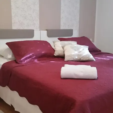 Guest Accomodation Zura Apartment Skradin