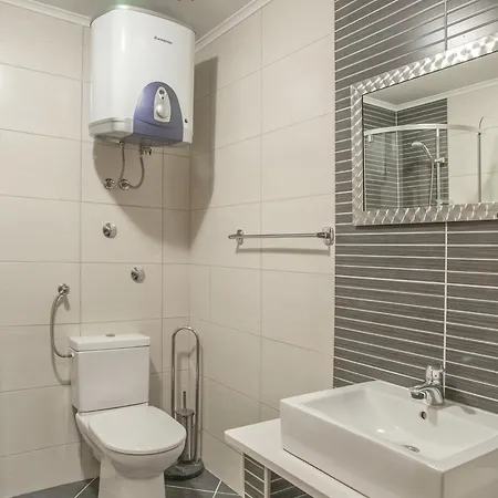 Apartment Guest Accomodation Zura *