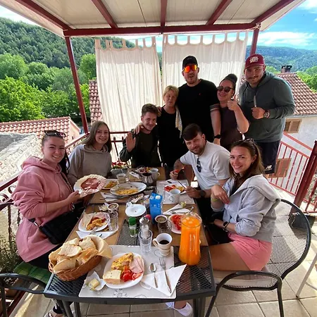 Guest Zura *