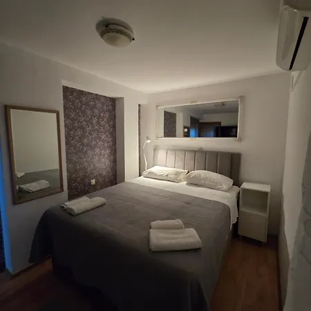 Апартаменты Guest Zura *