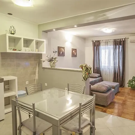 Апартаменты Guest Zura