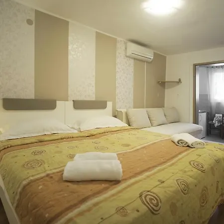 Апартаменты Guest Zura *