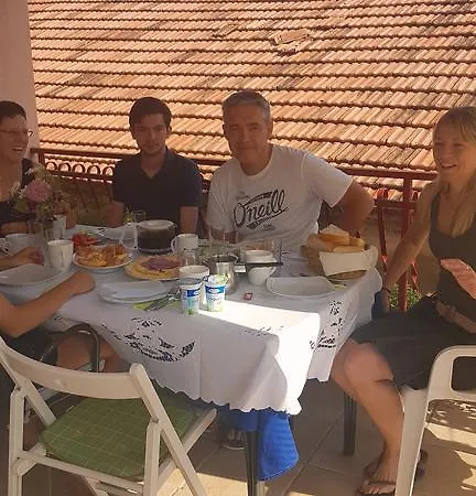 Daire Guest Zura Skradin