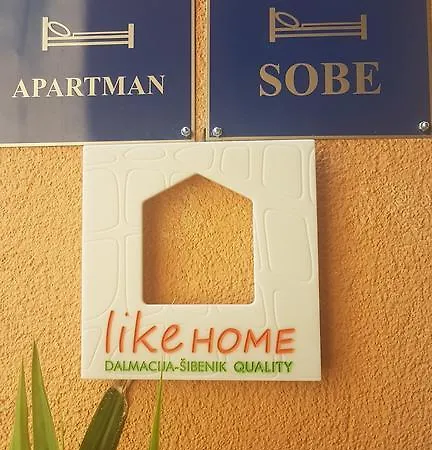 Guest Zura * Skradin