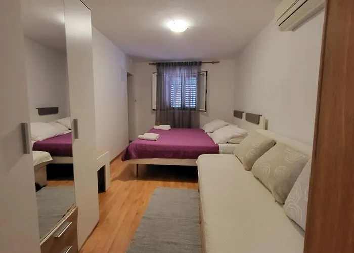 Appartement Guest Zura Skradin